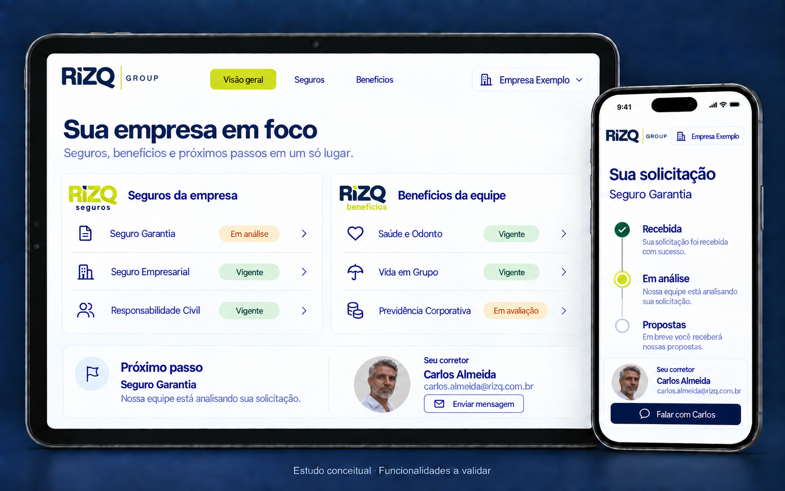 Estudo conceitual: tablet com seguros e benefícios da Empresa Exemplo, ao lado de um celular com as etapas de uma solicitação e o contato ilustrativo de Carlos Almeida, representado pelo personagem do vídeo. Os painéis usam as marcas RIZQ Seguros e RIZQ Benefícios.